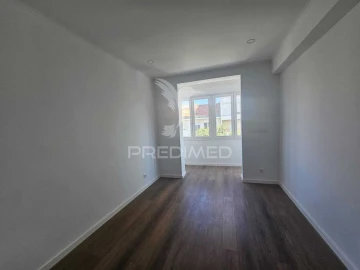 Apartamento T2 para Venda em Venteira
