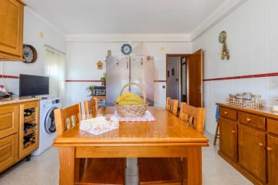 Moradia T5 para Venda em Azambujeira e Malaqueijo