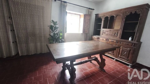 Moradia T6 para Venda em Oliveira do Hospital e São Paio de Gramaços