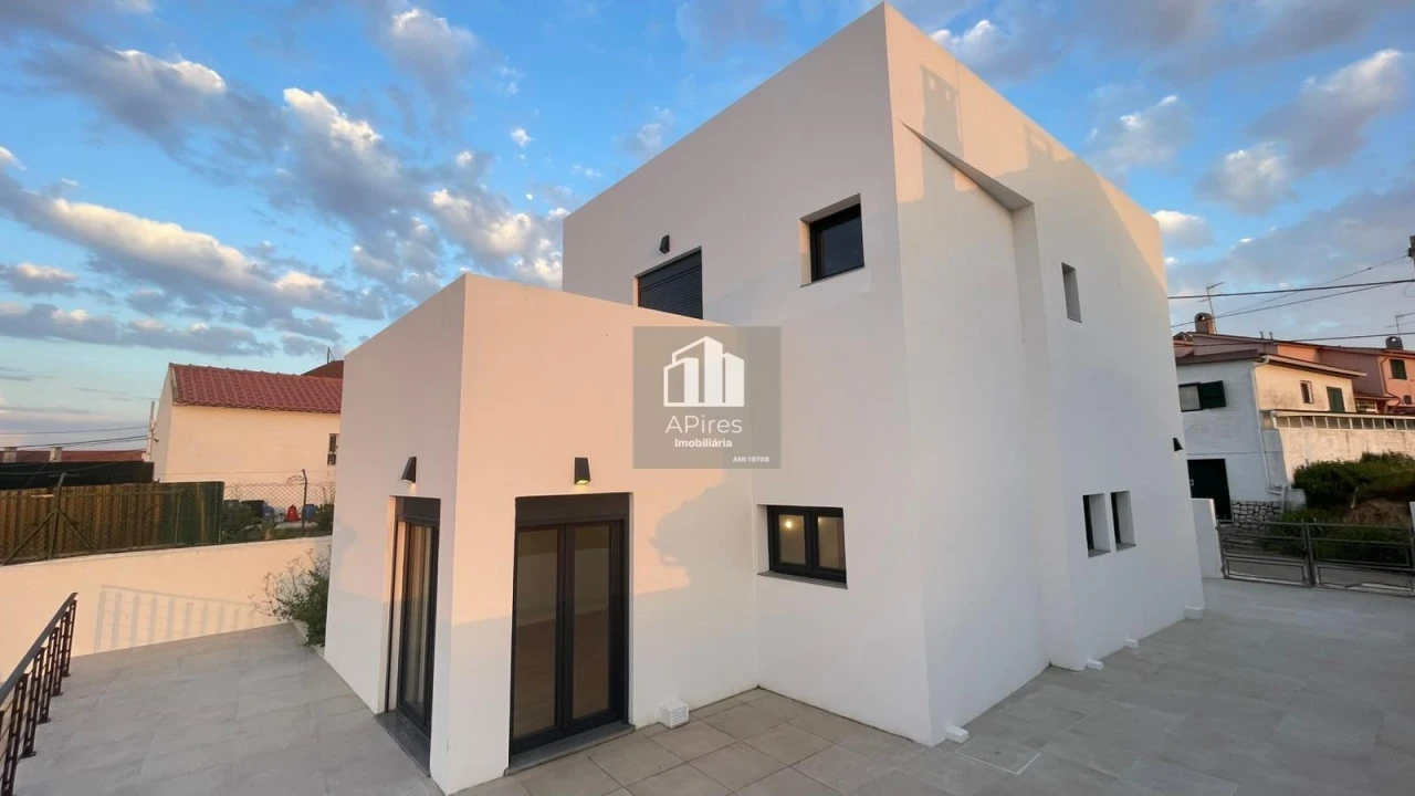 Moradia T3 para Venda em Charneca de Caparica e Sobreda Foto 44