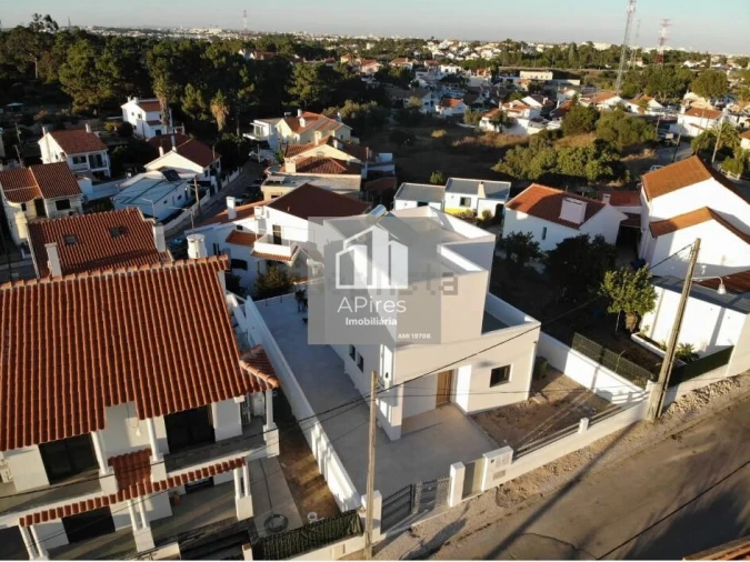 Moradia T3 para Venda em Charneca de Caparica e Sobreda Foto 46