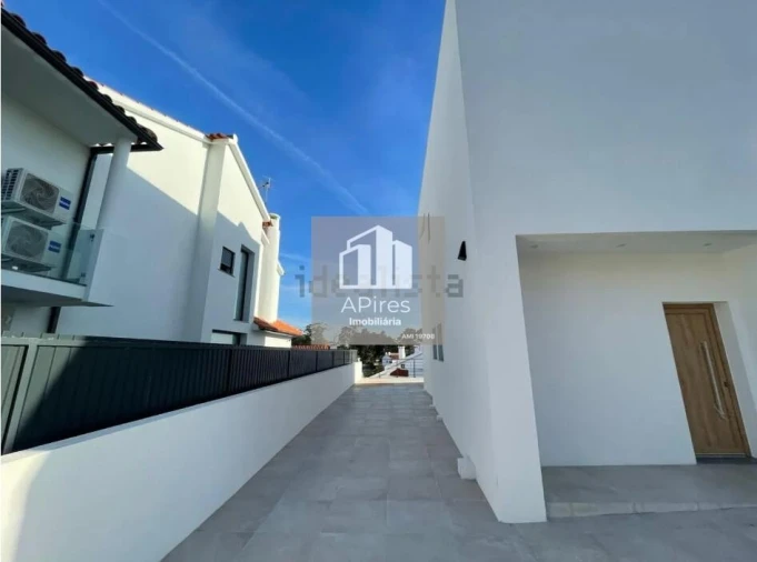 Moradia T3 para Venda em Charneca de Caparica e Sobreda Foto 35