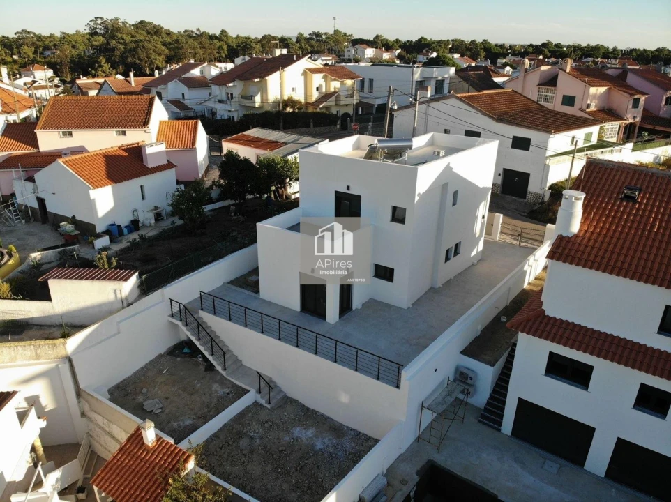 Moradia T3 para Venda em Charneca de Caparica e Sobreda Foto 47