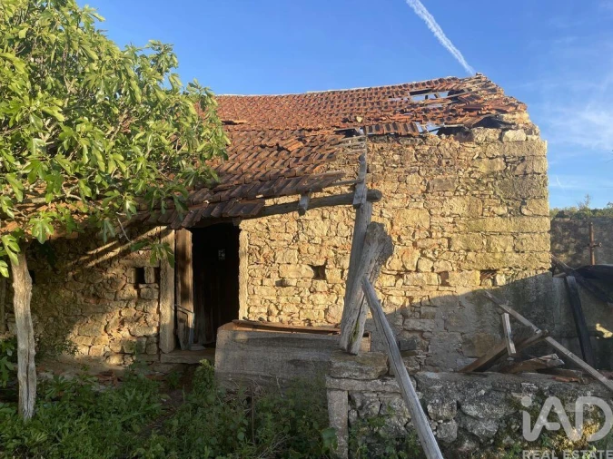 Moradia T2 para Venda em Chãos Foto 6