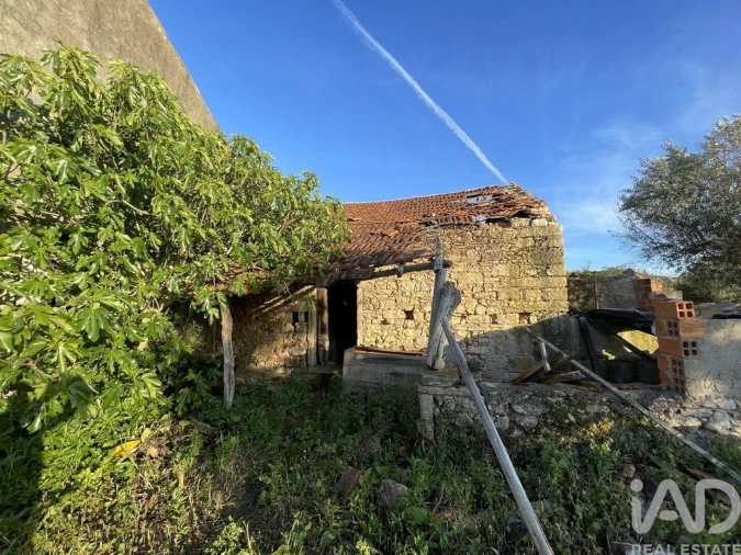 Moradia T2 para Venda em Chãos Foto 7