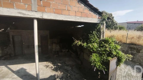 Moradia T2 para Venda em Seixo da Beira