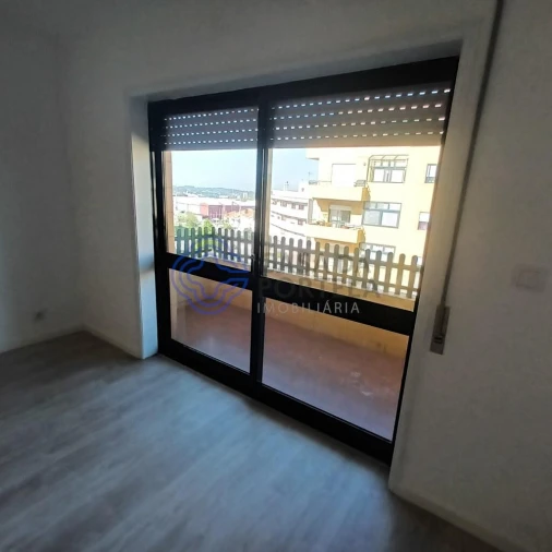 Apartamento T2 para Venda em Canelas Foto 8