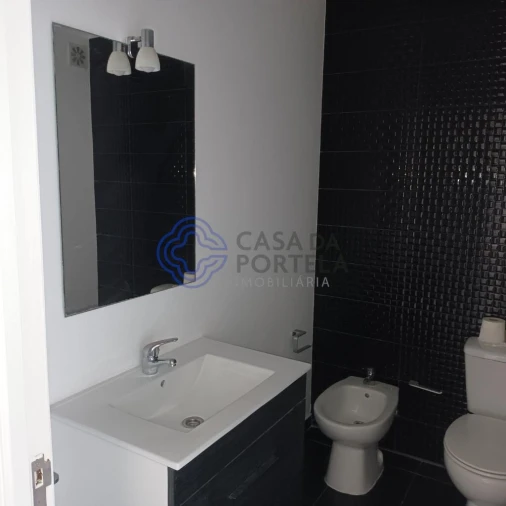 Apartamento T2 para Venda em Canelas Foto 12