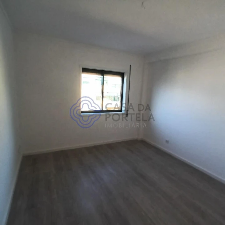 Apartamento T2 para Venda em Canelas Foto 4