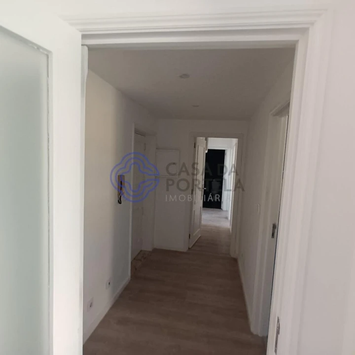 Apartamento T2 para Venda em Canelas Foto 10