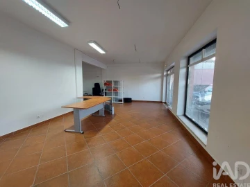Loja para Arrendamento em Arcos e Mogofores