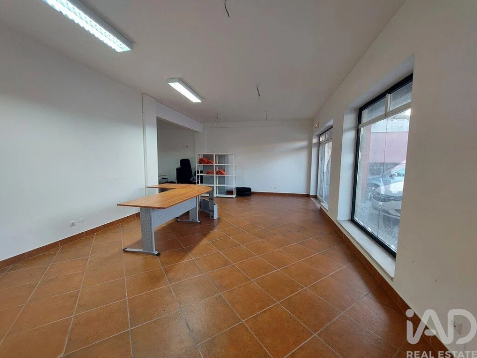 Loja para Arrendamento em Arcos e Mogofores Foto 6
