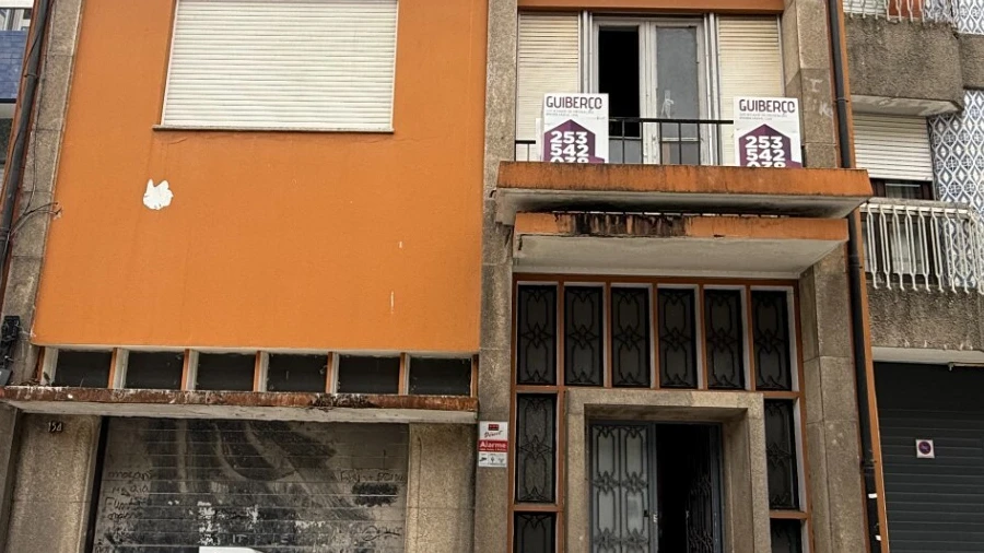 Prédio para Arrendamento em Paranhos