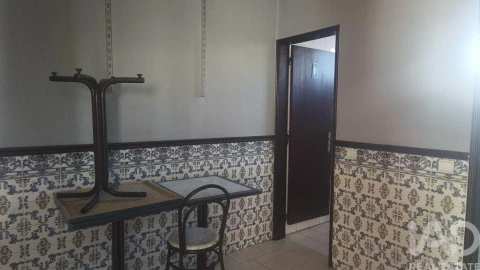Prédio para Venda em Santa Ovaia e Vila Pouca da Beira