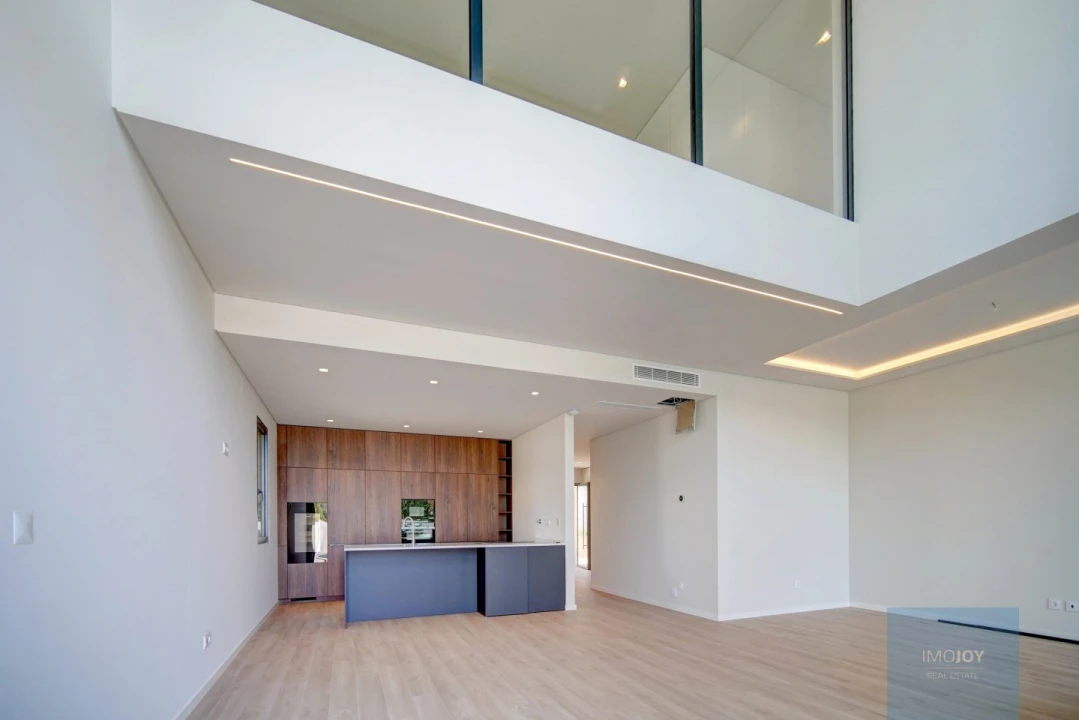 Moradia T4 para Venda em Alcabideche Foto 3