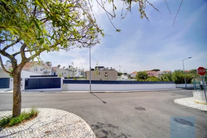 Moradia T4 para Venda em Alcabideche