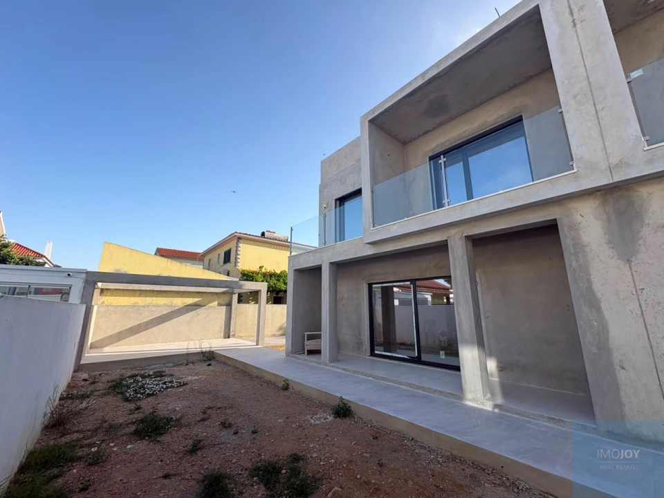 Moradia T3 para Venda em São Domingos de Rana Foto 37