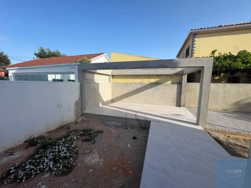 Moradia T3 para Venda em São Domingos de Rana