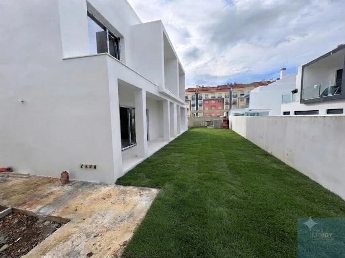 Moradia T3 para Venda em São Domingos de Rana Foto 29