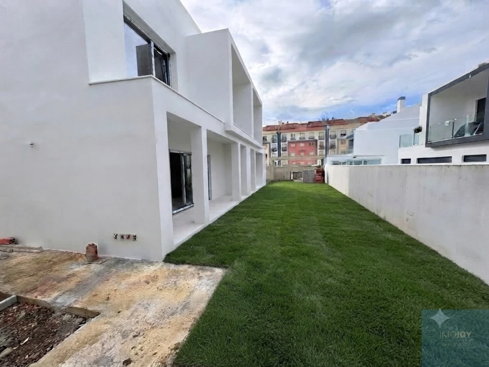 Moradia T3 para Venda em São Domingos de Rana Foto 1