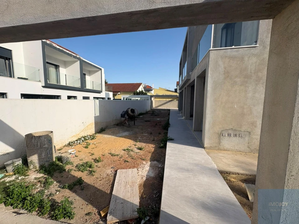 Moradia T3 para Venda em São Domingos de Rana Foto 31