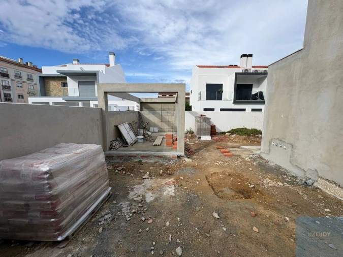 Moradia T3 para Venda em São Domingos de Rana Foto 25