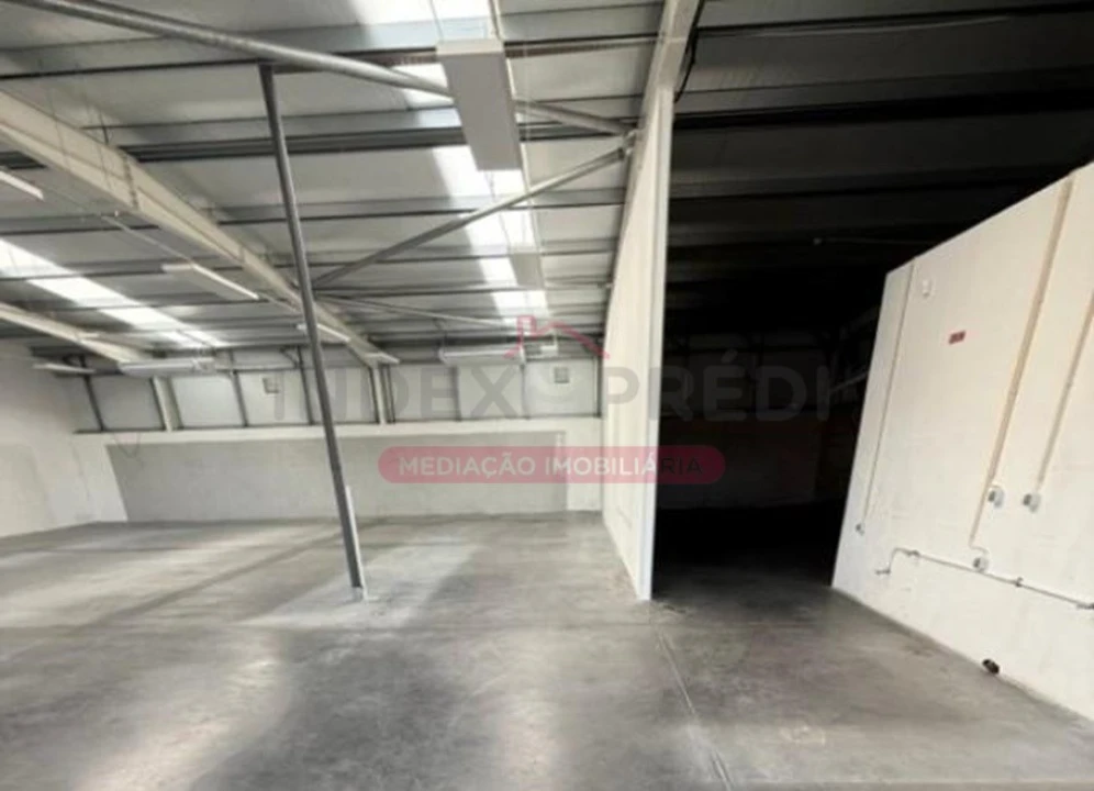 Armazém para Venda em Vila Franca das Naves e Feital Foto 4