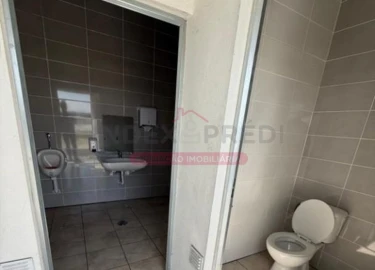 Armazém para Venda em Vila Franca das Naves e Feital