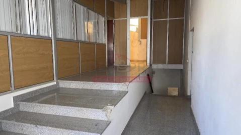 Armazém para Venda em Trancoso (São Pedro e Santa Maria) e Souto Maior