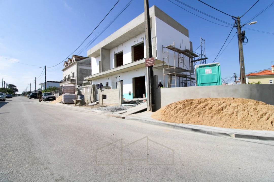 Moradia T4 para Venda em Fernao Ferro Foto 4