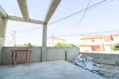 Moradia T4 para Venda em Fernao Ferro