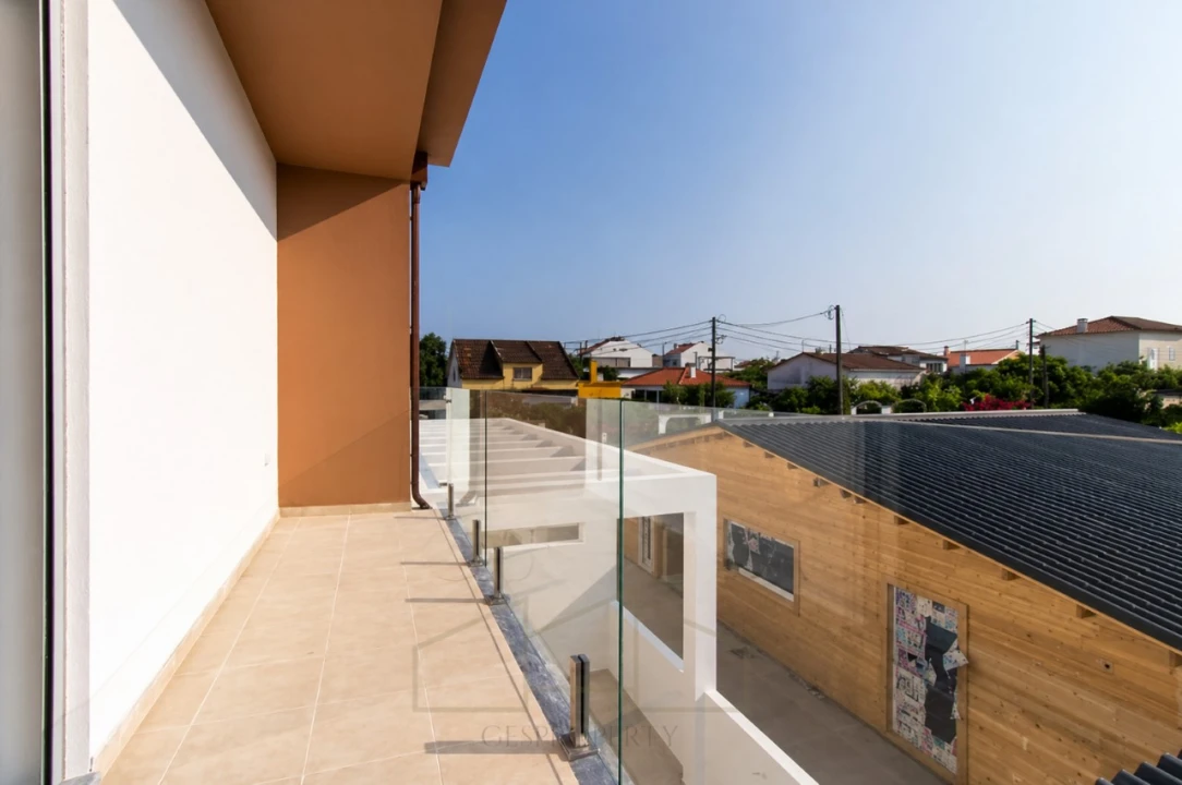 Moradia T3 para Venda em Fernao Ferro Foto 33