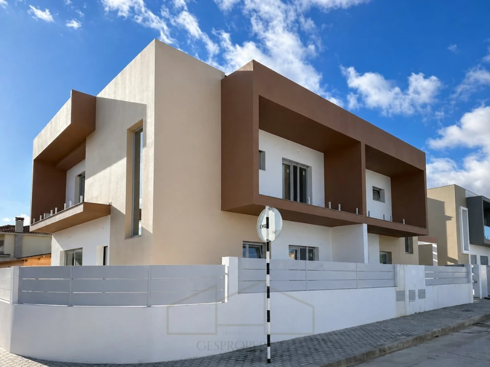 Moradia T3 para Venda em Fernao Ferro Foto 37