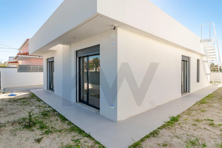 Moradia T3 para Venda em Fernao Ferro Foto 41