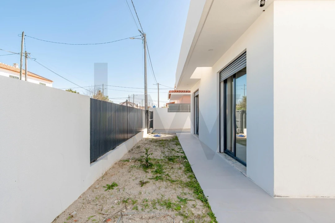 Moradia T3 para Venda em Fernao Ferro Foto 42