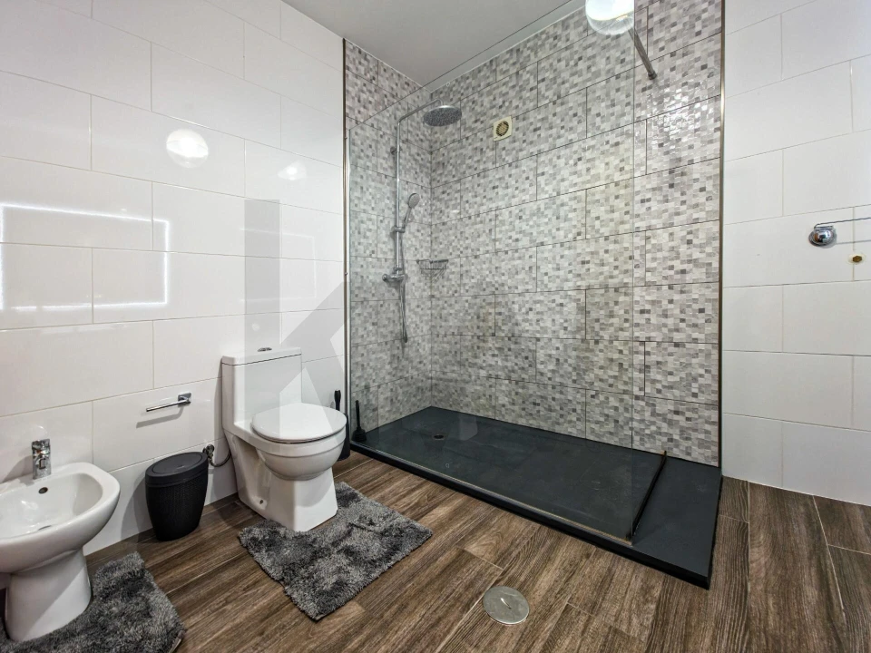 Apartamento T2 para Venda em Cabouco Foto 14