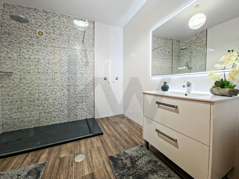 Apartamento T2 para Venda em Cabouco Foto 13