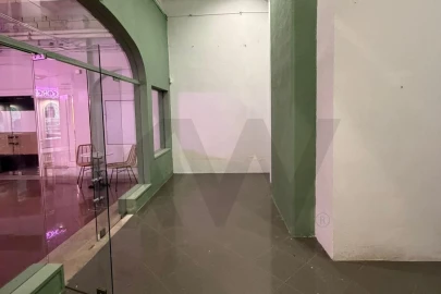 Loja para Arrendamento em Estrela