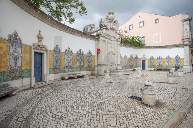 Apartamento T5 para Venda em Alcantara Foto 3