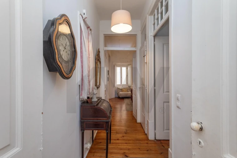 Apartamento T5 para Venda em Alcantara Foto 6