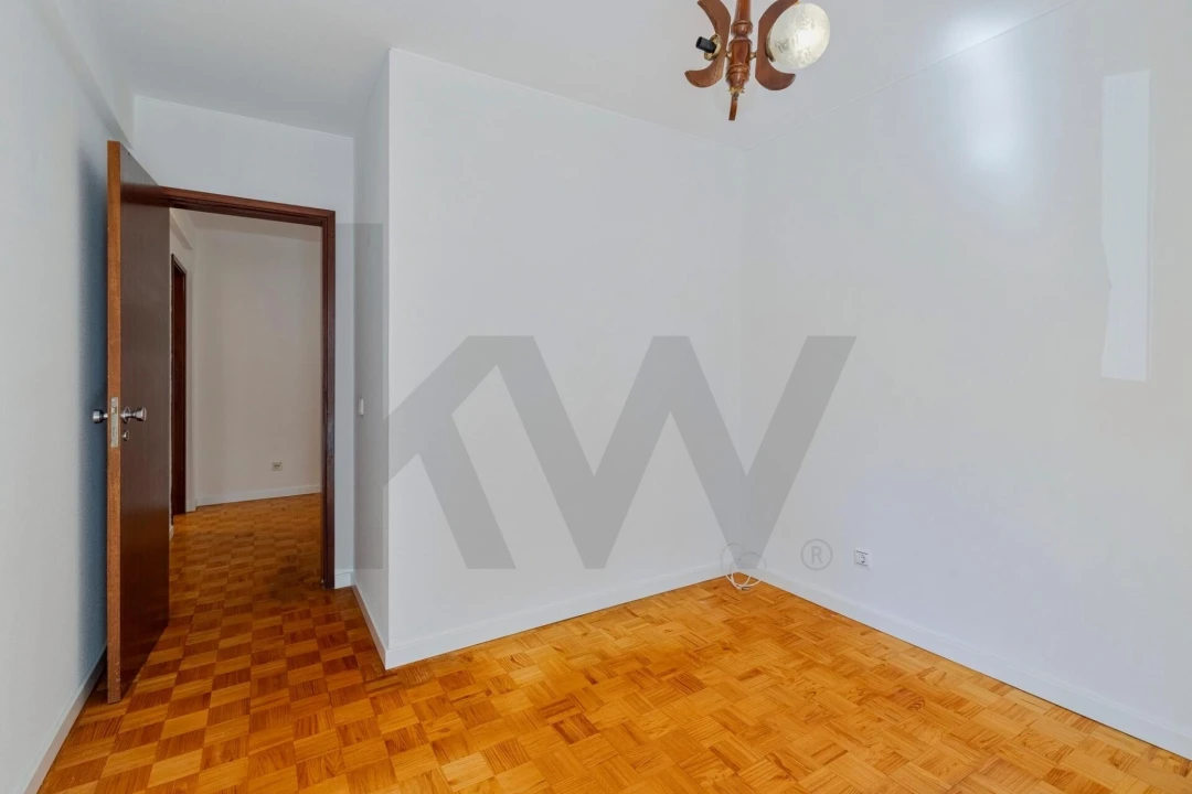 Apartamento T3 para Venda em Sines Foto 17