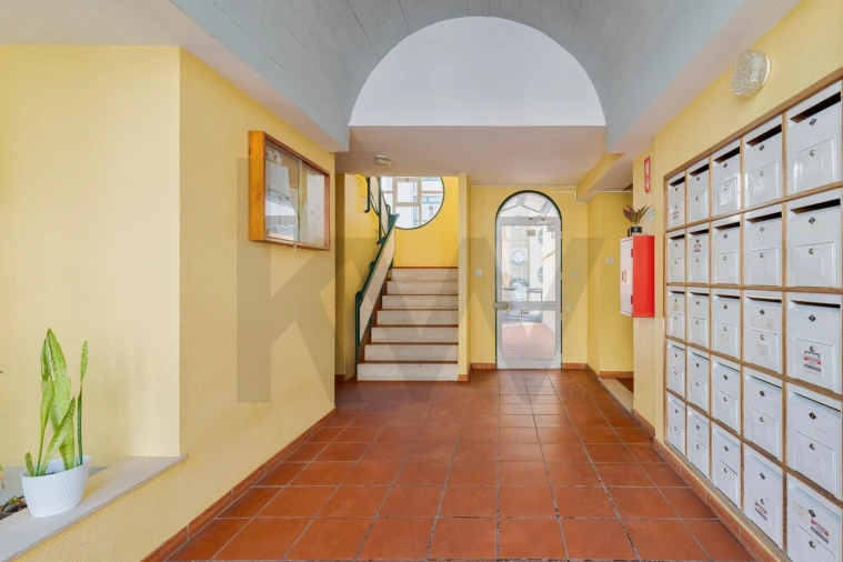 Apartamento T3 para Venda em Sines Foto 3