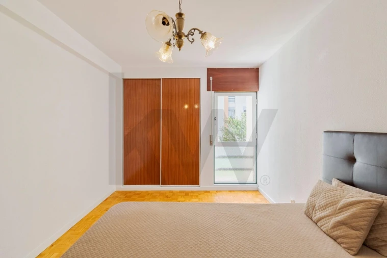 Apartamento T3 para Venda em Sines Foto 23