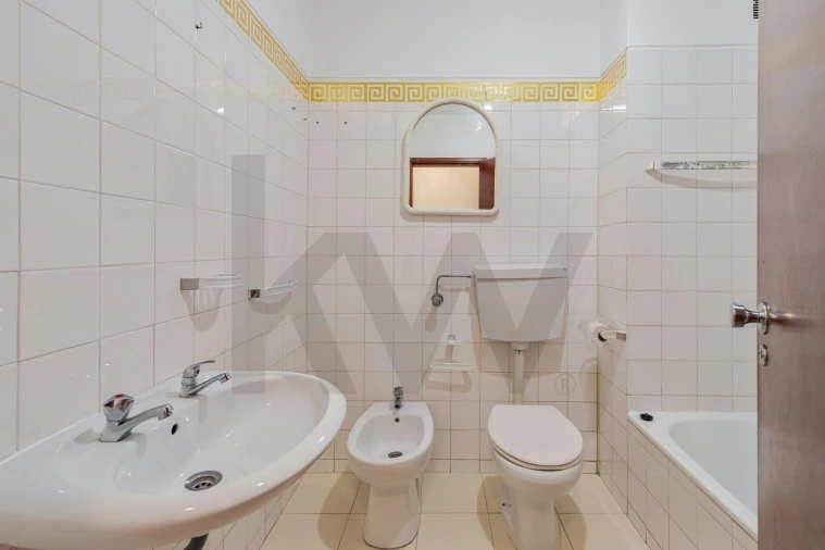 Apartamento T3 para Venda em Sines Foto 18