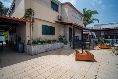 Moradia T6 para Venda em Charneca de Caparica e Sobreda