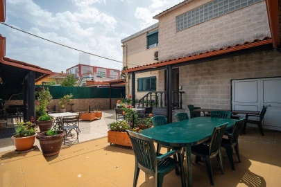 Moradia T6 para Venda em Charneca de Caparica e Sobreda