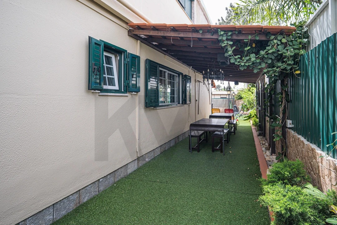 Moradia T6 para Venda em Charneca de Caparica e Sobreda Foto 10