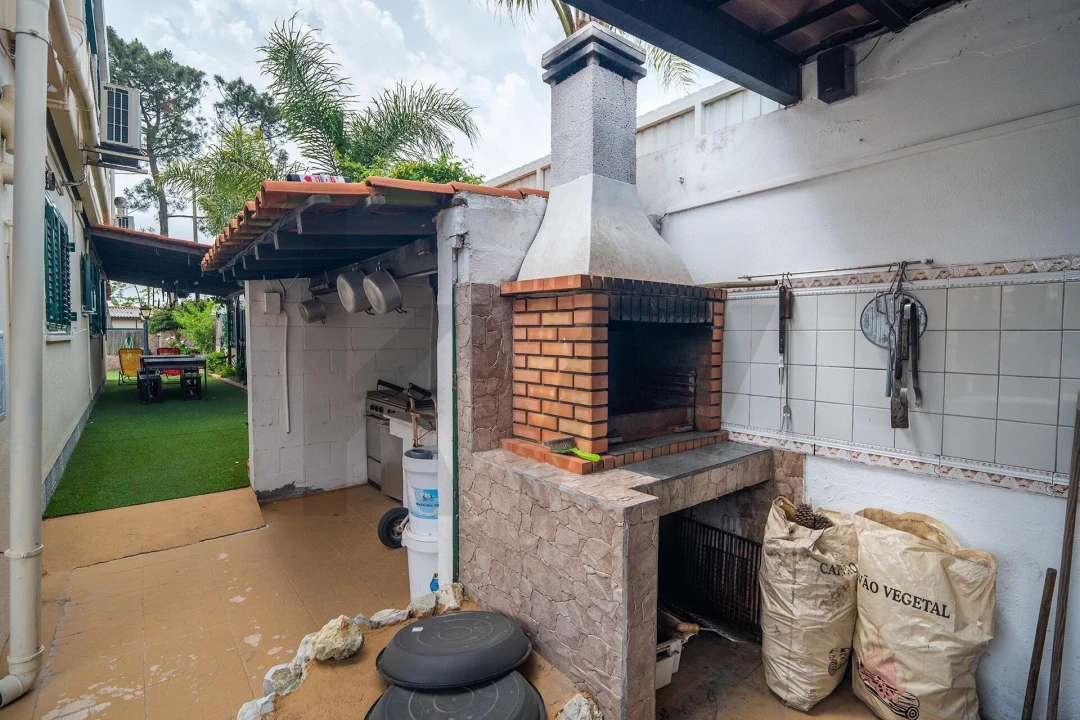 Moradia T6 para Venda em Charneca de Caparica e Sobreda Foto 12