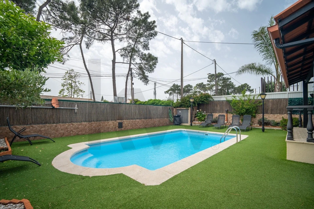 Moradia T6 para Venda em Charneca de Caparica e Sobreda Foto 2