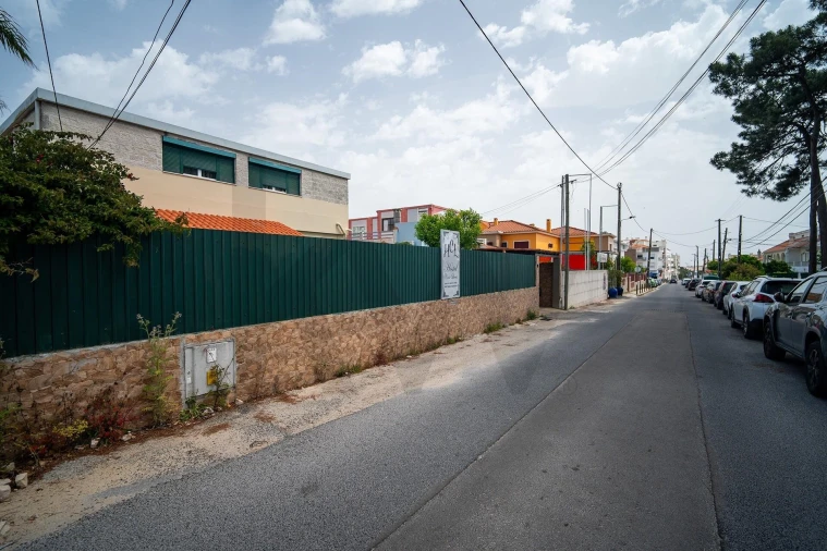 Moradia T6 para Venda em Charneca de Caparica e Sobreda Foto 56